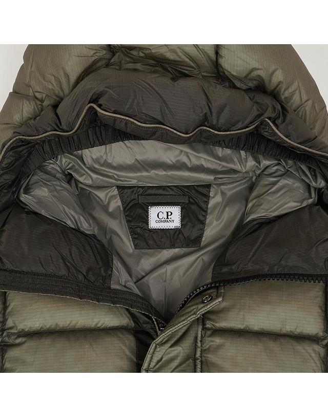 씨피컴퍼니 [CP컴퍼니] FW25 남성 D.D. 쉘 후드 패딩 19CMOW182A 110416A 356 착용컷