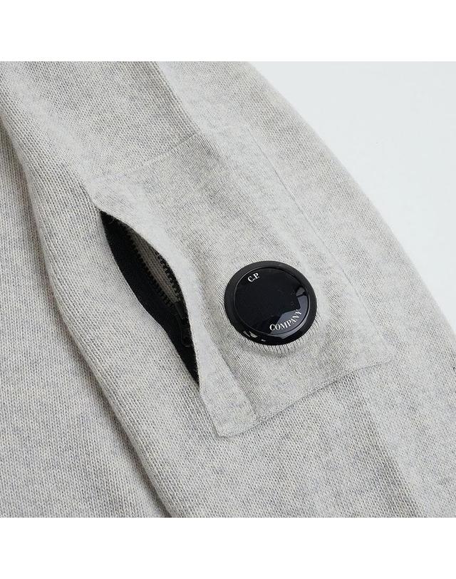 씨피컴퍼니 [CP컴퍼니] FW25 남성 램스울 반집업 니트 19CMKN709A 110149A M13 착용컷