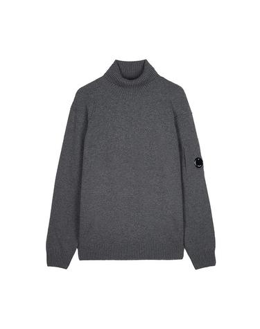 [CP컴퍼니] FW25 남성 램스울GRS 터틀넥니트 19CMKN166A 110149A 921