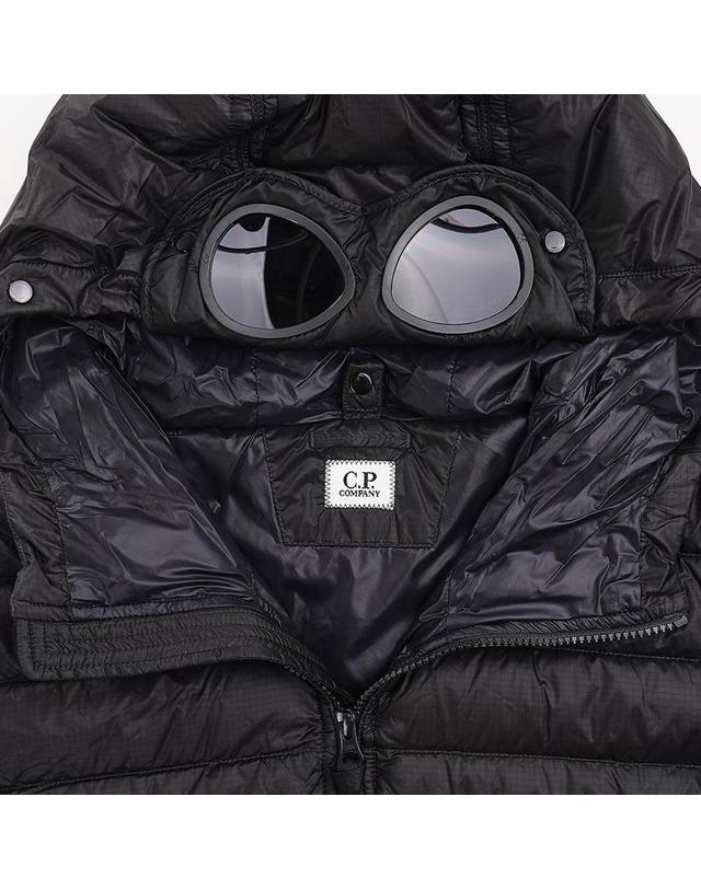 씨피컴퍼니 [CP컴퍼니] FW26 남성 DD쉘 고글 패딩 21CMOW126A 110416A 999 착용컷