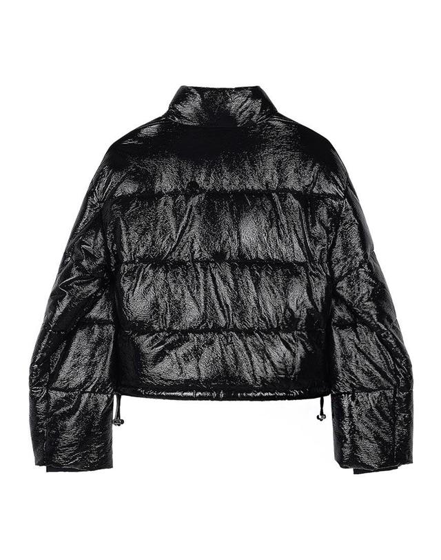 꾸레쥬 [꾸레쥬] FW25 여성 크롭 비닐 패딩 323CMA106VY0016 9999 착용컷