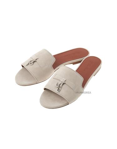 [로로피아나] SS26 여성 썸머 참 슬리퍼 FAI5580 A760
