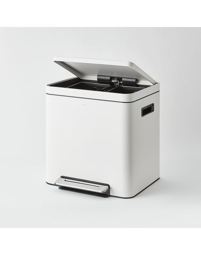 한샘 [갤러리아] 한샘 시그니처 페달 휴지통 30L (15L+15L) 화이트 착용컷