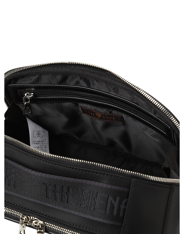 더 시에나 라이프 Siena Essential Pouch_PZBA5Z0102_BK 착용컷