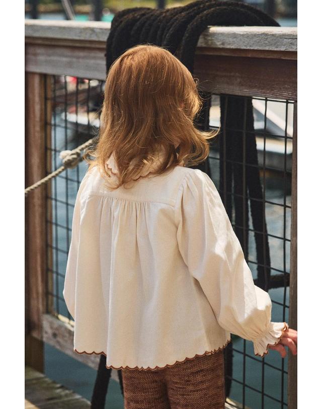 미샤앤퍼프 미샤앤퍼프 25FW 아동 블라우스 MIKI TOP K5074F25-783 착용컷