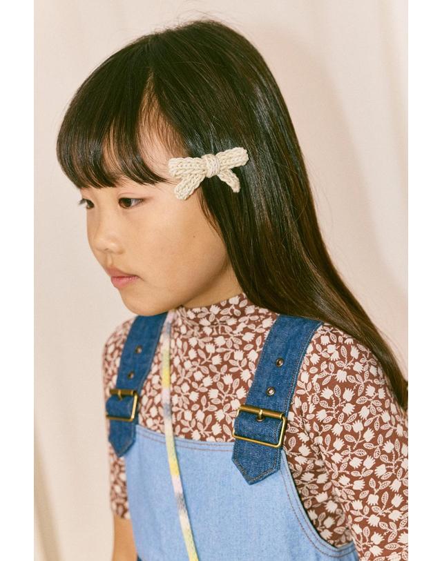 미샤앤퍼프 미샤앤퍼프 26SS 키즈 헤어핀 GOLDIE BOW SET K1041S26-007 크림 착용컷