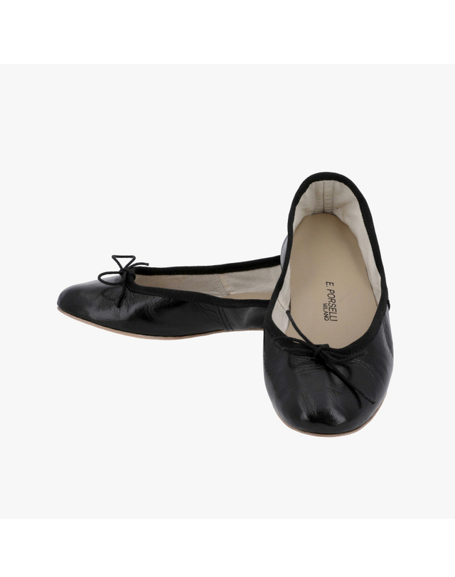 포셀리 포셀리 BALLET LEATHER FLAT 95 BLACK 발레 레더 플랫 95 블랙 플랫슈즈 착용컷