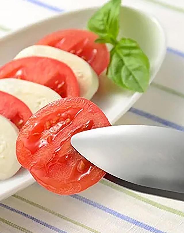옥스 옥스 레이에 접시정리 집게 착용컷