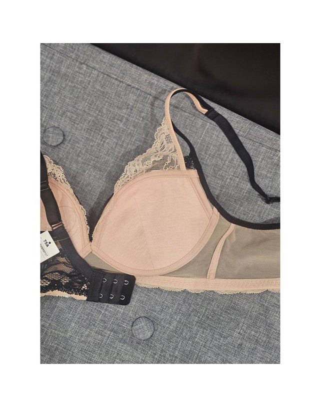 원더브라 wonderbra [갤러리아] 투톤레이스 러블리 노와이어브라,팬티세트(A~D컵) WBWBR5P12T,WBWPT5P12T 착용컷
