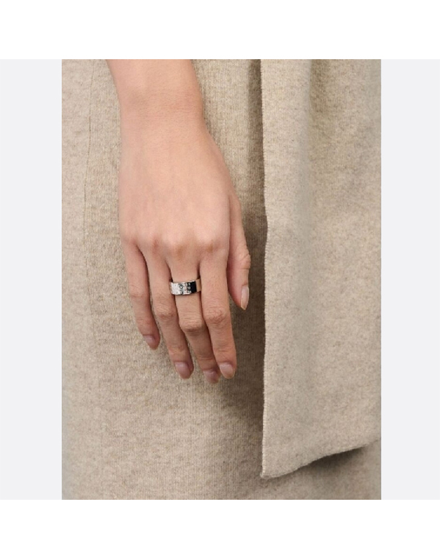 메종 마르지엘라 26SS MM6 마르지엘라 뉴메릭 시그니처 반지 실버 SM6UQ0057 P6469 951 착용컷