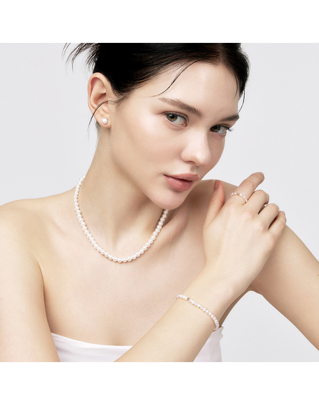모아르 [모아르] 14K 에끌라드 진주 목걸이 4mm 착용컷