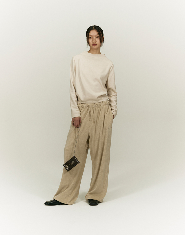 솔티페블 TERRY WIDE JOGGER PANTS [BEIGE] 베이지 착용컷