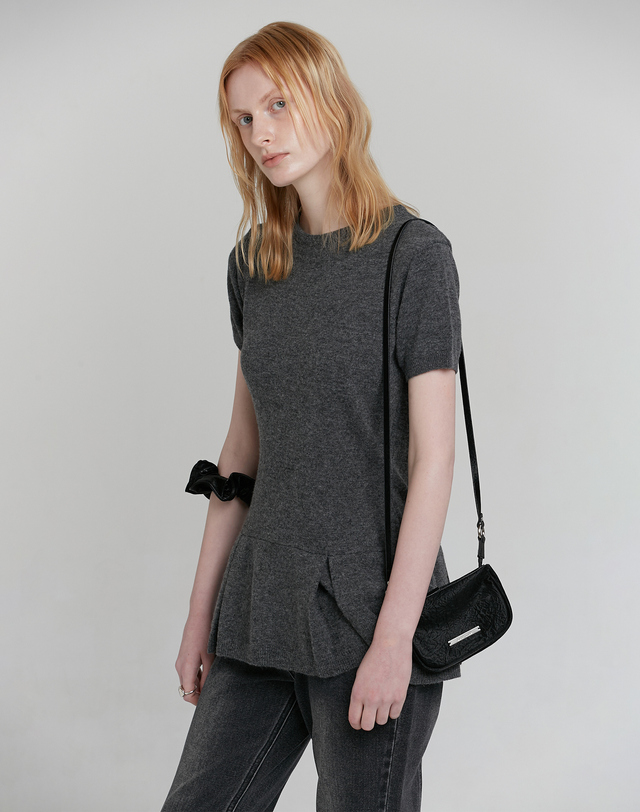로우타이드 SCRUNCHIE MINI BAG [BLACK] 블랙 착용컷