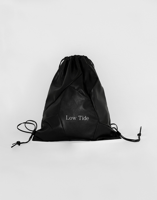 로우타이드 [1st REORDER] STRING BACKPACK [BLACK] 블랙 착용컷