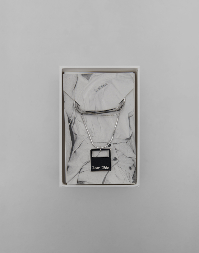 로우타이드 LOWTIDE NECKLACE [SILVER] 실버 착용컷