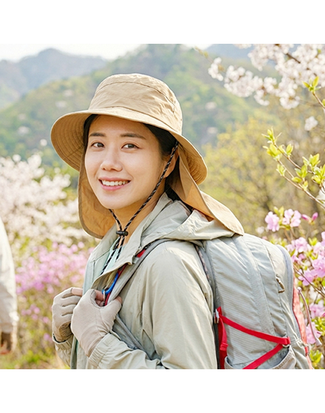아일렌 [엣모어] 햇빛 철벽방어 넥커버 휴대용 등산모자(4color) 착용컷