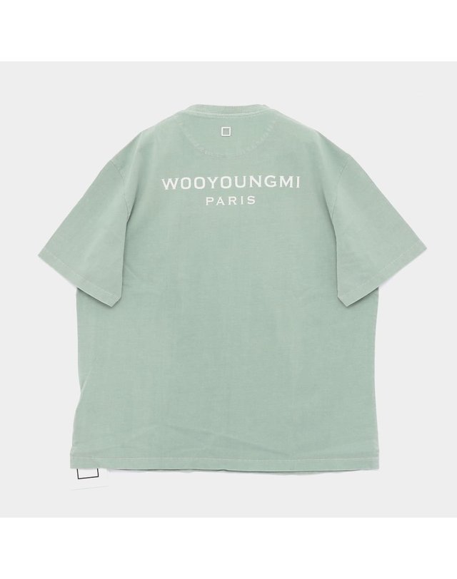 WOOYOUNGMI [갤러리아] 우영미 26SS 백로고 프린트 반팔 남성 티셔츠 W261TS07783M 착용컷