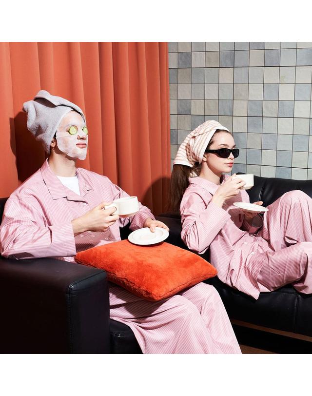 댄스온더플로어 furless pajamas 퍼리스 스트라이프 파자마 (pink) 착용컷