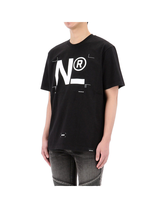 네멘 [명품] 네멘 NEMEN 로고 폰트 반팔 티셔츠 NMN_E23141T_111 진한 그레이 착용컷