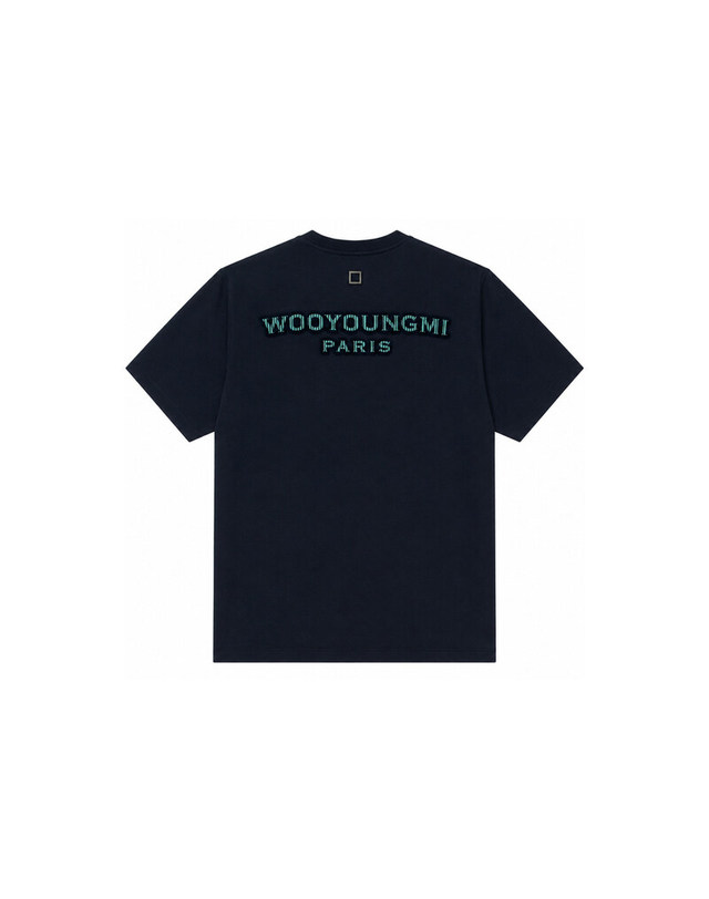 우영미 [명품] 우영미 26SS 터프트 자수 백로고 티셔츠 네이비 W261TS09 704N 착용컷
