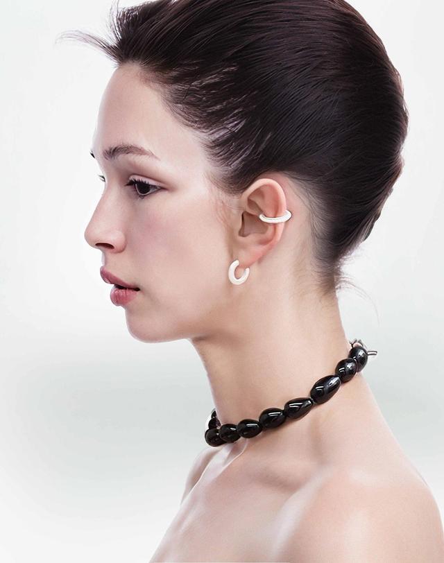컨템포러리젠더 Circle Dot Earcuff 서클닷 이어커프 착용컷