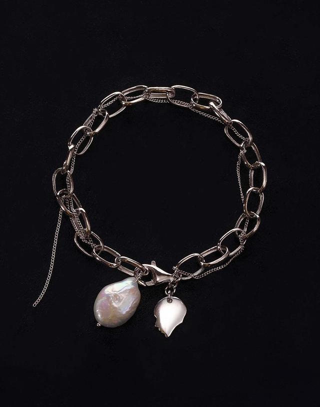 컨템포러리젠더 Organic Pearl Bracelet 오가닉 펄 브레이슬릿 착용컷