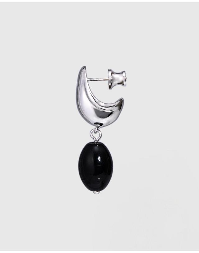 컨템포러리젠더 [컨젠] Pebble Fluid Drop Earrings 페블 플루이드 드롭 이어링 블랙 착용컷
