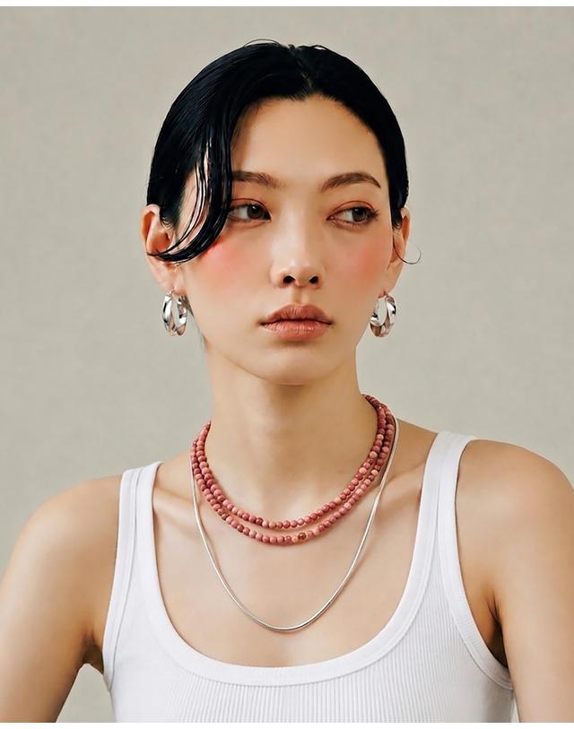 컨템포러리젠더 [컨젠] Ethereal Rose Strand Necklace 에테리얼 로즈 스트랜드 네크리스 레드 착용컷