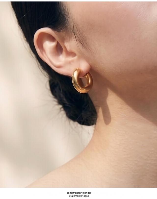 컨템포러리젠더 [컨젠] Essential Solid Earrings 에센셜 솔리드 이어링 골드 착용컷