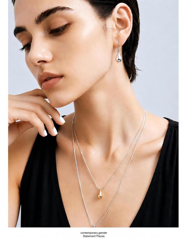 컨템포러리젠더 [컨젠] Sleek Lace Drop Earrings 슬릭 레이스 드롭 이어링 실버 착용컷