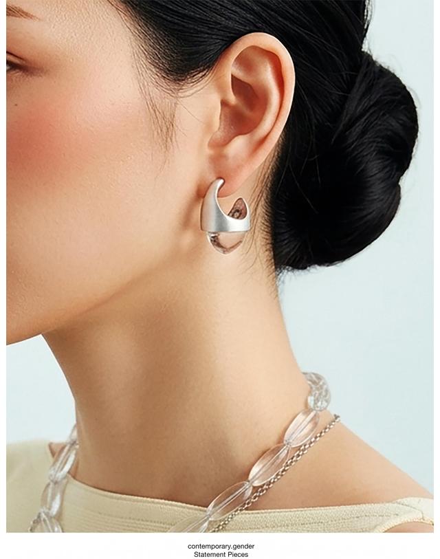 컨템포러리젠더 [컨젠] Aether Pinecone Earrings 에테르 파인콘 이어링 실버 착용컷