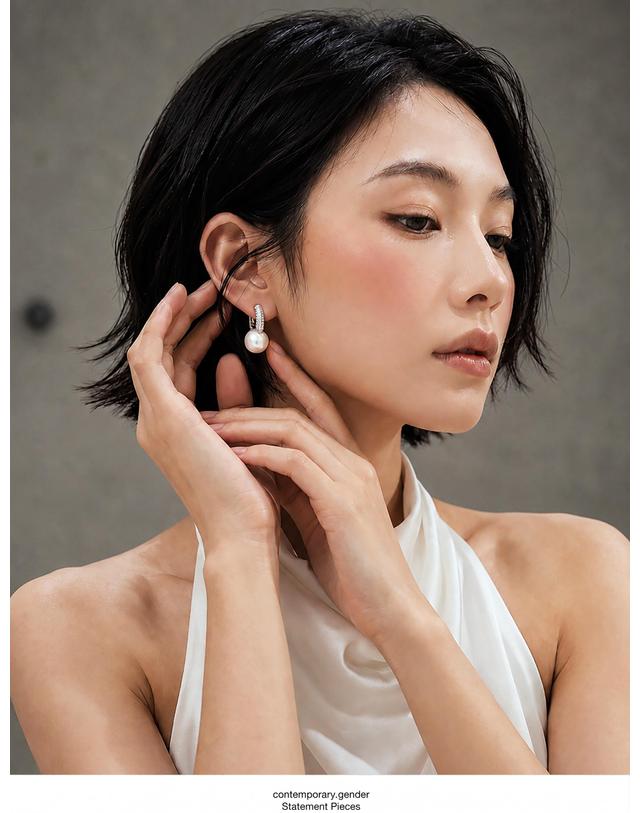 컨템포러리젠더 [컨젠] Pave Arch Pearl Drop Earrings 파베 아크 펄 드롭 이어링 실버 착용컷