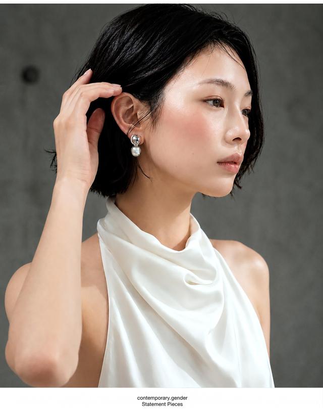 컨템포러리젠더 [컨젠] Sphere Shell Drop Earrings 스피어 쉘 드롭 이어링 실버 착용컷