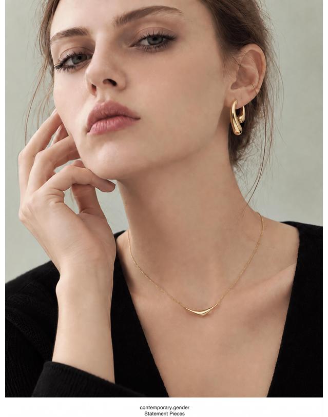 컨템포러리젠더 [컨젠] Fluid Curve Arch Necklace 플루이드 커브 아크 네크리스 골드 착용컷