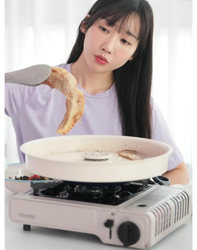 쿠달 불판혁명 마이야르 쿠달 에어그릴팬 PRO 32cm 착용컷