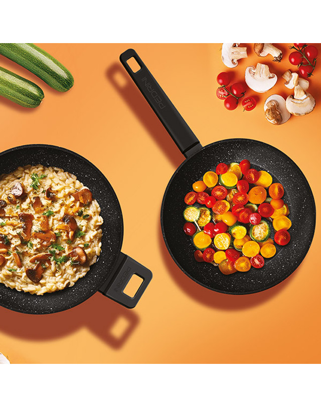 페드리니 [페드리니] 인덕션 7중 궁중팬 웍 28cm + 뒤집개 2종 세트 (PDR-1574-860) 착용컷