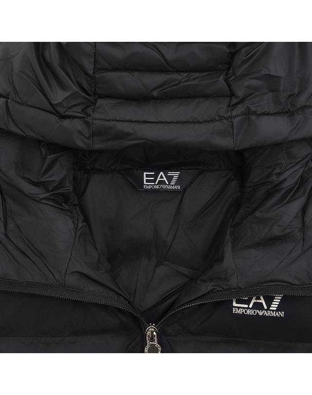 이에이세븐 [EA7] FW26 여성 코어 레이디 패딩 7W000684 AF12475 UC001 착용컷