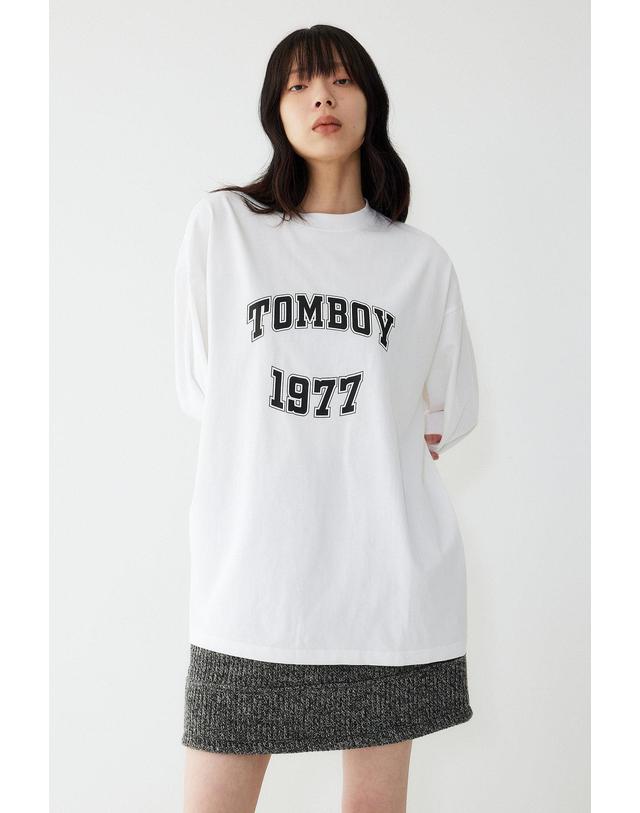 스튜디오 톰보이 [STUDIO TOMBOY] 톰보이 1977 오버핏 티셔츠_오프화이트 91F5422772 착용컷