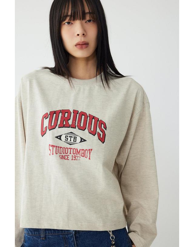스튜디오 톰보이 [STUDIO TOMBOY] 큐리어스 그래픽 롱슬리브 티셔츠_오트밀 9176122972 착용컷