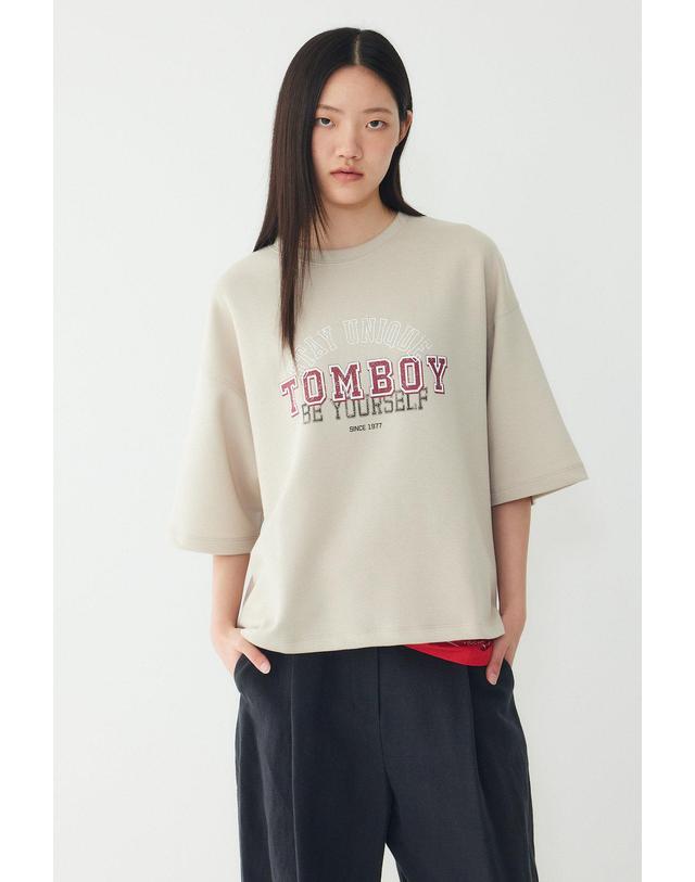 스튜디오 톰보이 [STUDIO TOMBOY] 톰보이 레터링 반팔 티셔츠_베이지 9176222992 착용컷