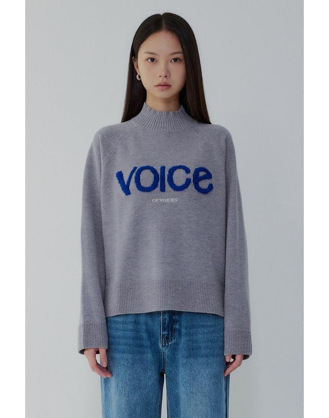 보브 [VOICE OF VOICES] 울 블렌드 레터링 하프넥 니트_라이트 그레이 7156450015 착용컷
