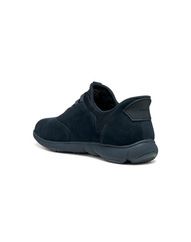 제옥스 제옥스 네뷸라 2.0 플러스 남성 스니커즈-네이비 착용컷