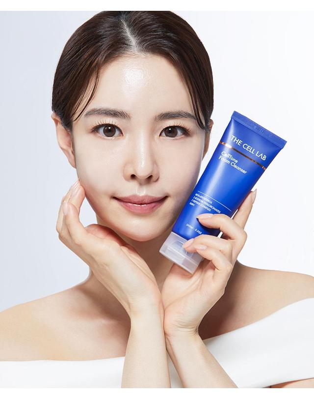 더셀랩 PDRN 소나무시카 셀톤 진정 수분 재생 폼클렌저 100ml (+고급쇼핑백) 착용컷