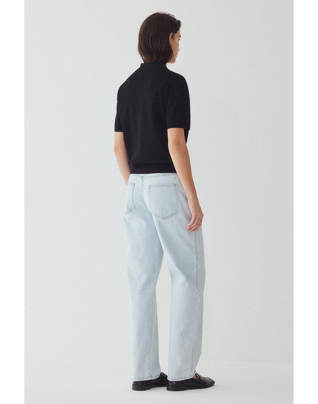 일라일 [ILAIL] 하프 슬리브 카라 풀오버_블랙 _블랙 IA16352780 착용컷