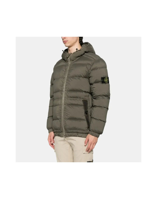 스톤아일랜드 스톤아일랜드 심리스 터널 밀리터리그린 남성 패딩 K2S15 4100040 S0028 V0054 착용컷