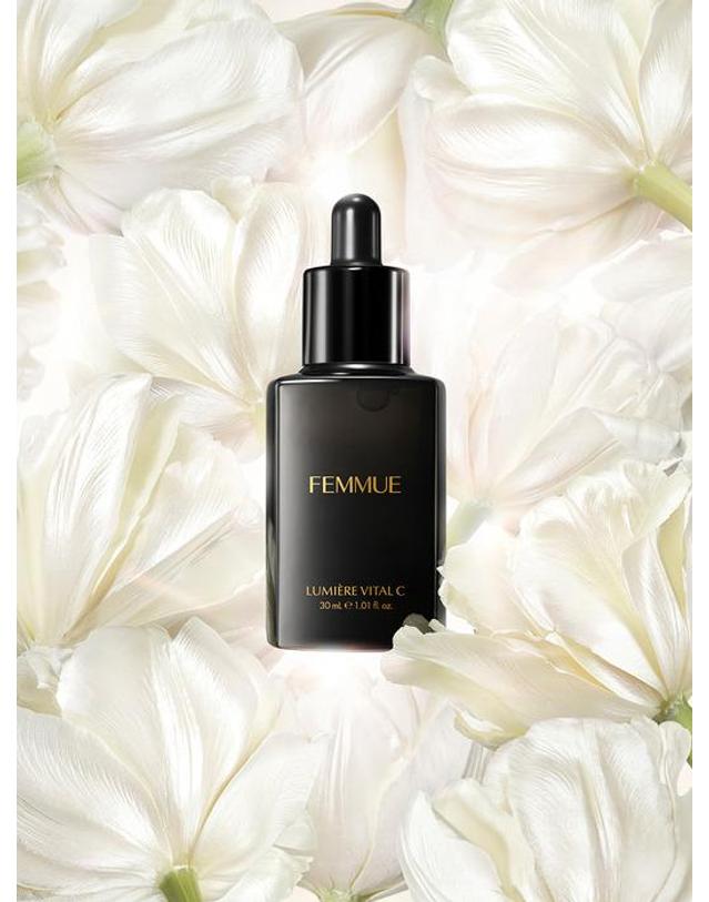 파뮤 [기획세트] 뤼미에르 브라이트닝 듀오 SET (뤼미에르 바이탈 C 세럼 30ml + 컨센트레이트 크림 45g) 착용컷
