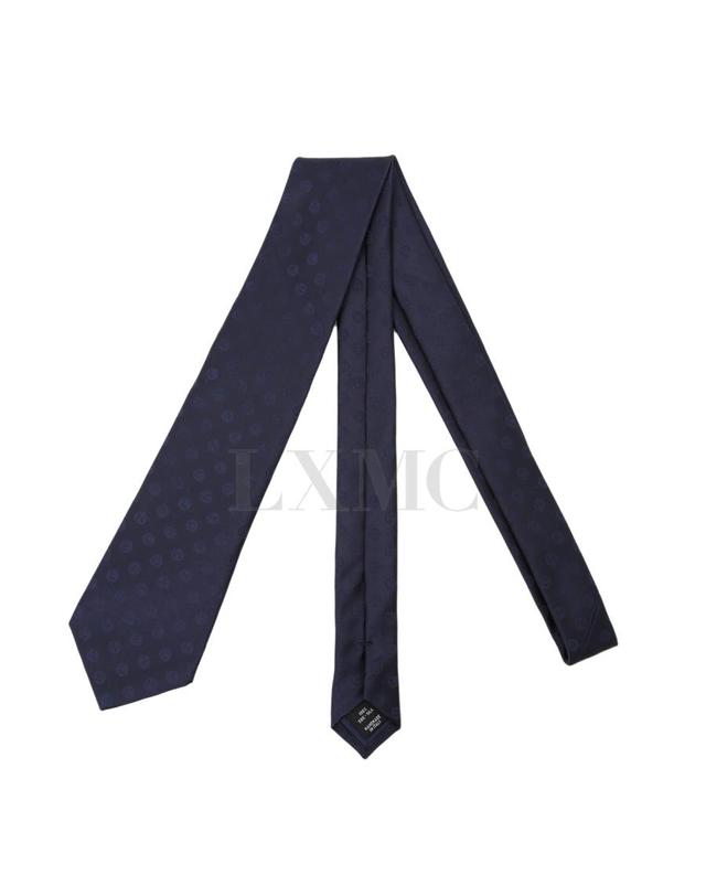 샤넬 [중고명품] [중고명품] 샤넬 넥타이 TIE CC 로고 실크 타이 네이비블루* 착용컷