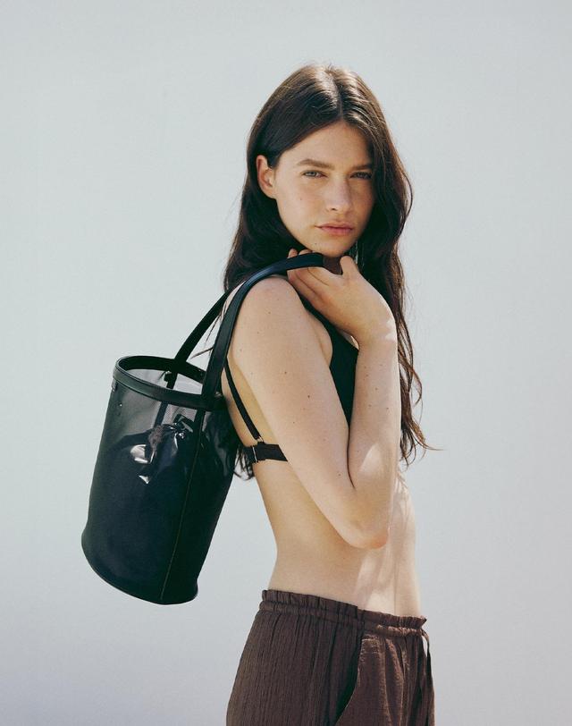 모어모르 ONDE BAG 매쉬백 black 착용컷