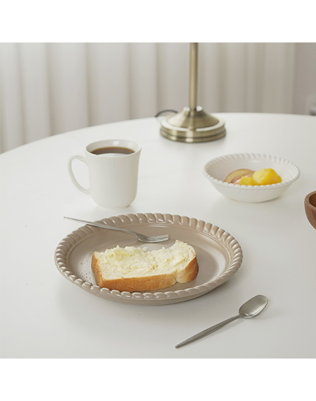 에라토 오블롱 디저트 카페 원접시 착용컷