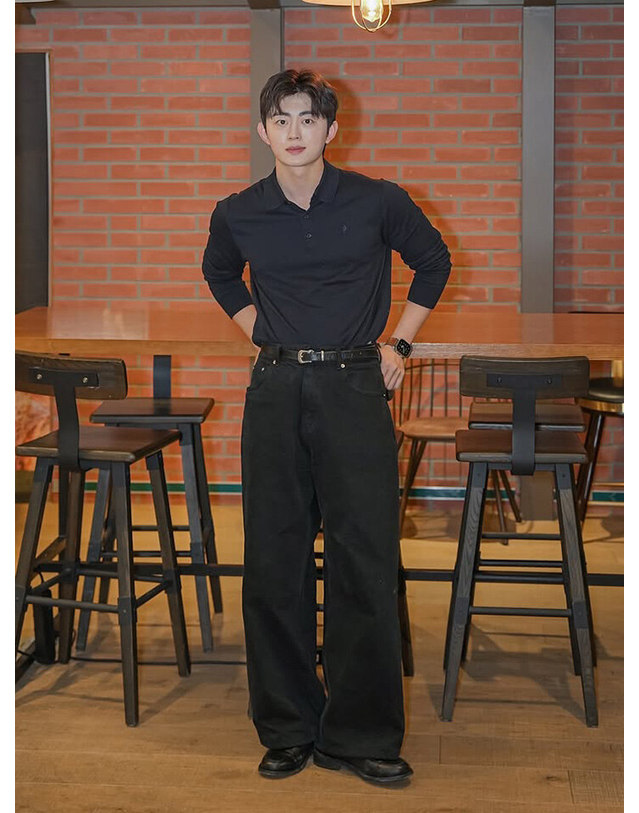 올젠 남성 에센셜 스웨터 티에리_ZAF1ET1901NV 착용컷